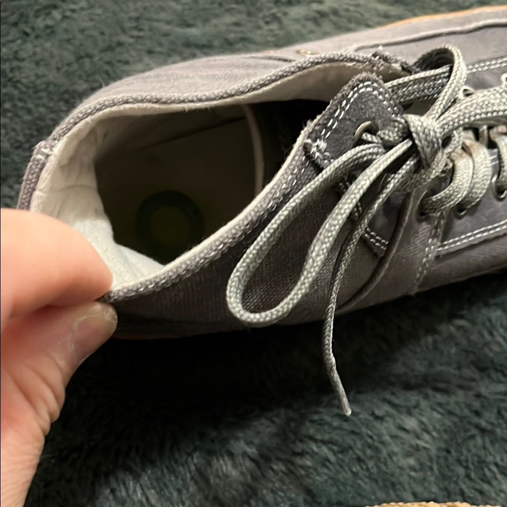 Stylish Gray High-Top Sneakers with Brown Soles - Picture 10 of 10